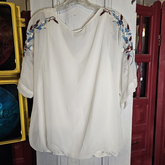 Bobeau Womens Off-White Polyester Wrap-style Embroidered Boho Blouse L - Picture 3 of 6